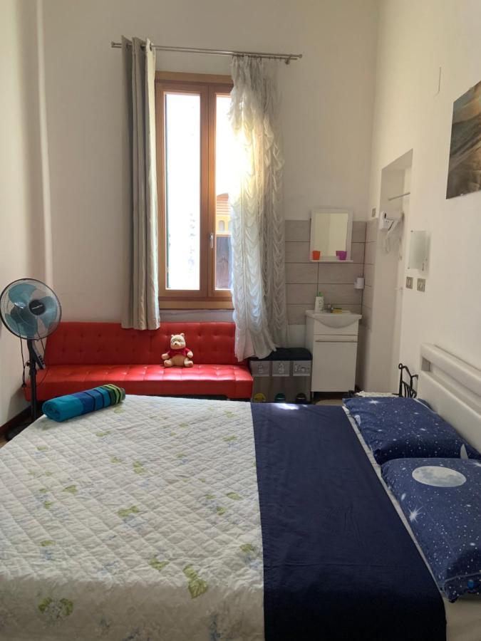 Camera Matrimoniale con Bagno in Comune